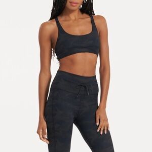 Vuori Women's Yosemite Sports Bra (Camo) - Size Small